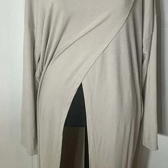 Italian Beige or Black Dress with Pockets and Split in Front (E9) - Picture 5 of 11